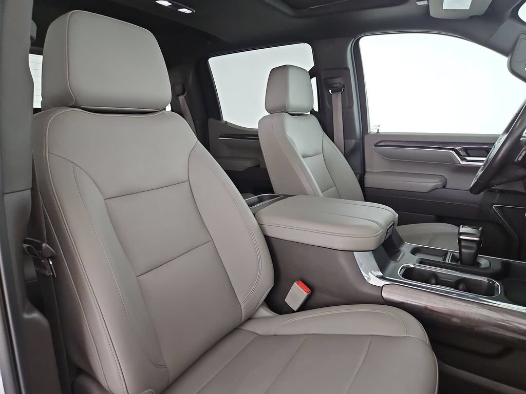 Used 2023 Iridescent Pearl Tricoat Chevrolet LTZ image 34
