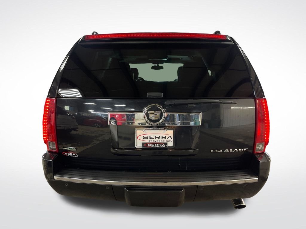 Used 2012 Black Cadillac Luxury image 4