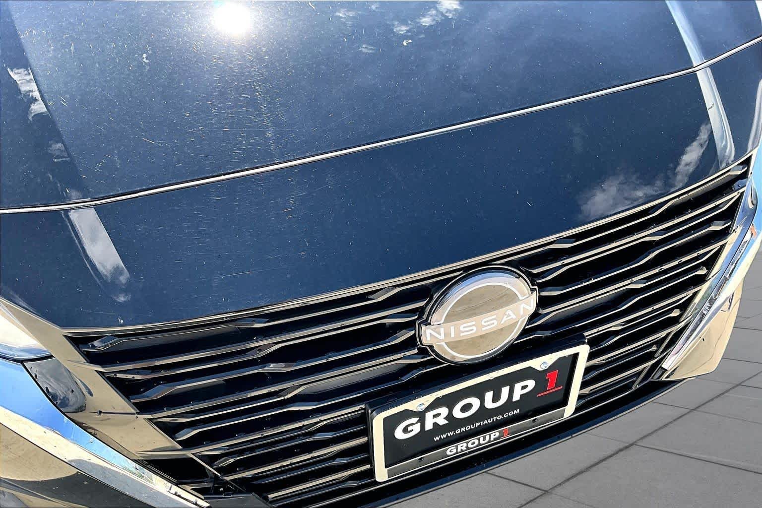 Used 2025 Super Black Nissan SV image 28