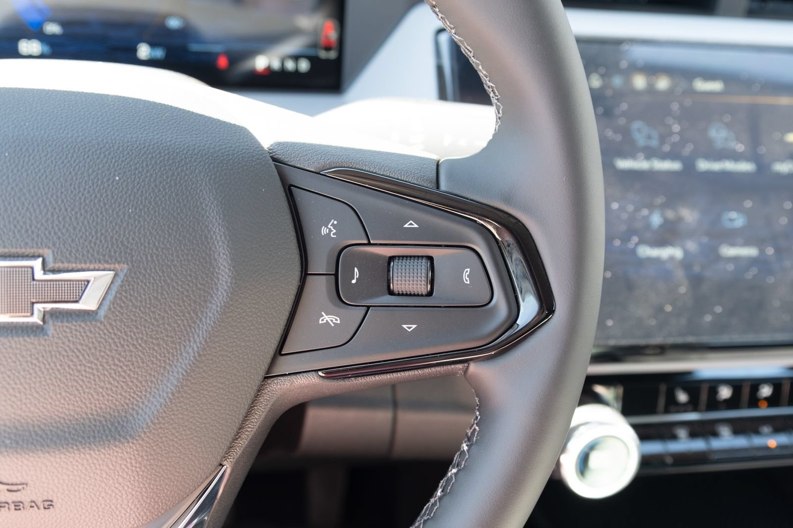 New 2027 Summit White Chevrolet LT image 7