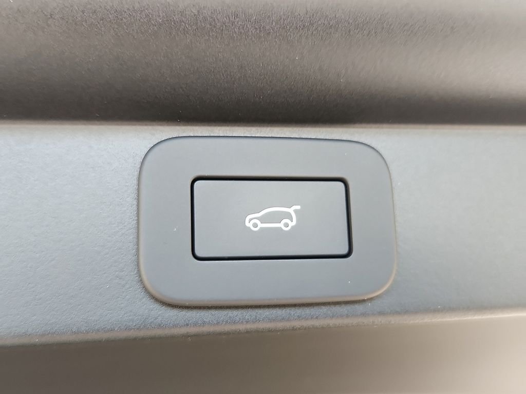 Certified Used 2025 Carpathian Grey Premium Metallic Land Rover SE image 29