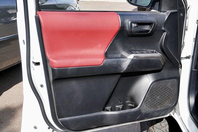 Used 2022 White Toyota SR5 image 20