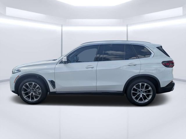 Used 2024 Alpine White BMW sDrive40i image 6