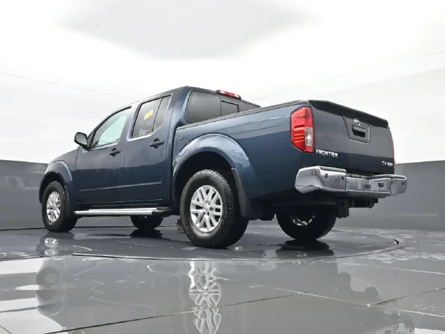 Used 2017 Arctic Blue Metallic Nissan SV image 22
