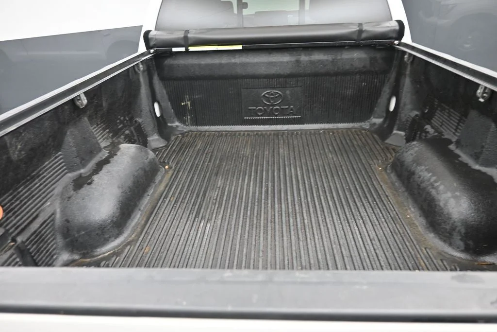 Used 2010 White Toyota Grade image 11