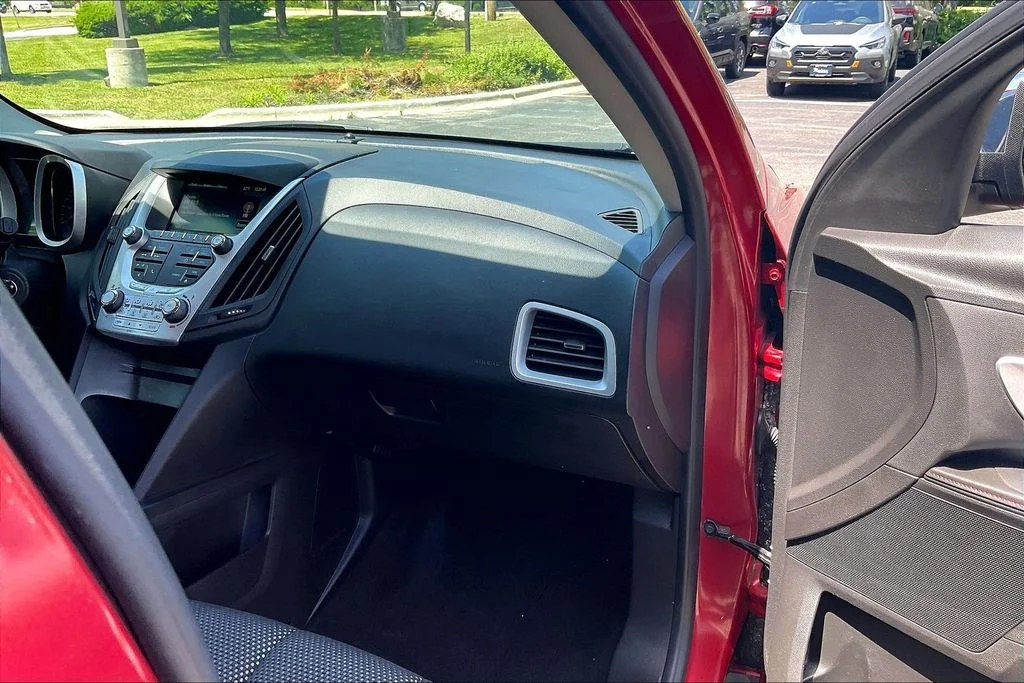 Used 2013 Red Chevrolet LT image 19