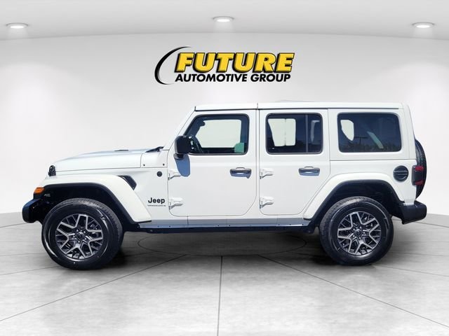 Used 2025 White Jeep Sahara image 6