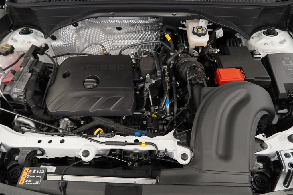 New 2026 Summit White Chevrolet LT image 40