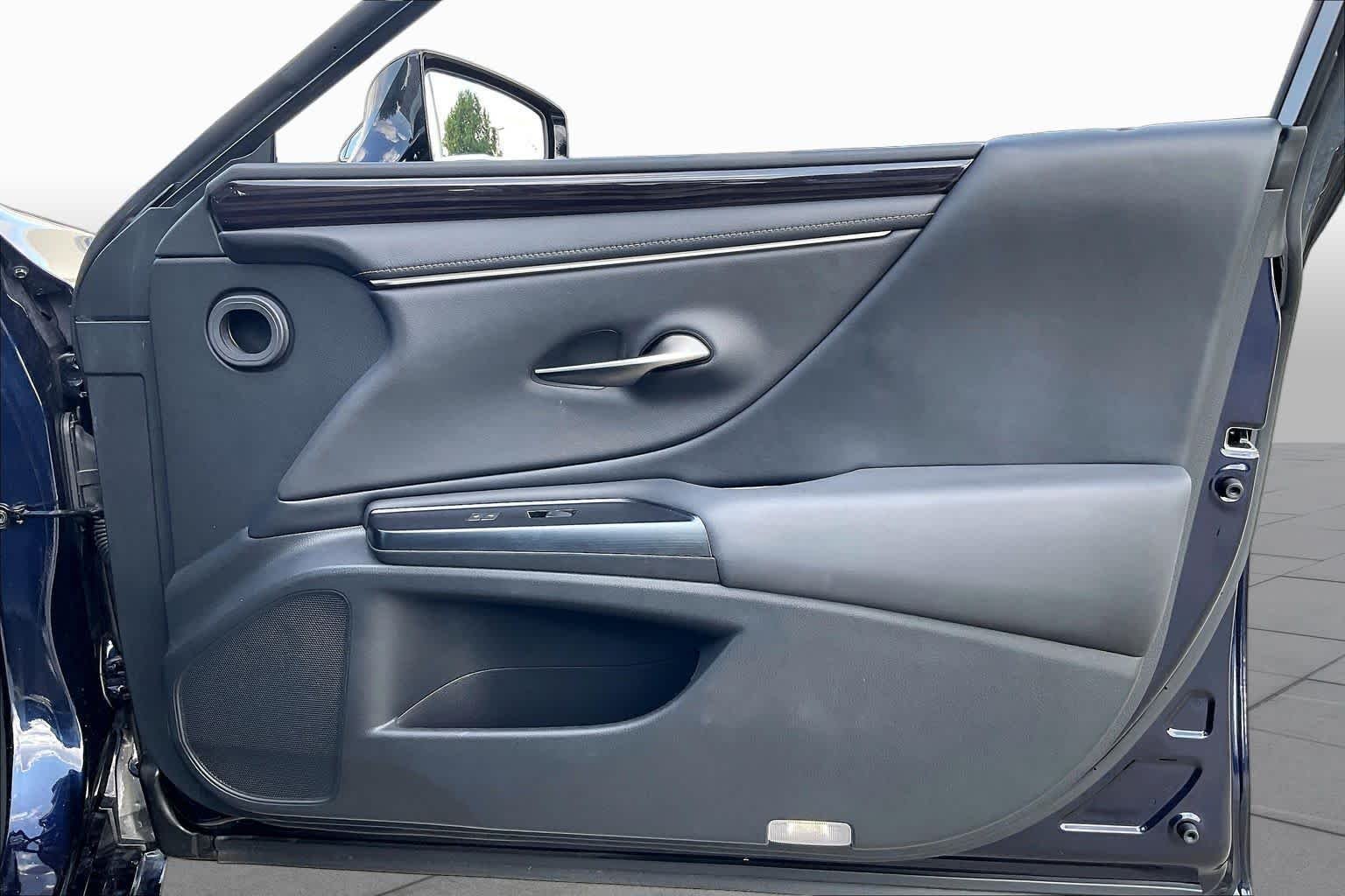 Used 2020 Nightfall Mica Lexus  image 20