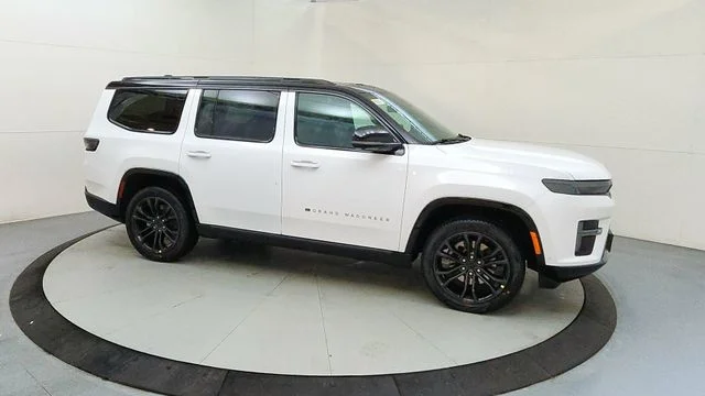 New 2026 Bright White Clear-Coat Exterior Paint Jeep Summit Obsidian image 13