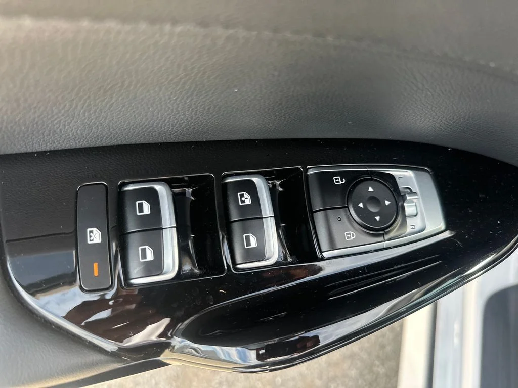 Used 2024 White Kia EX image 12