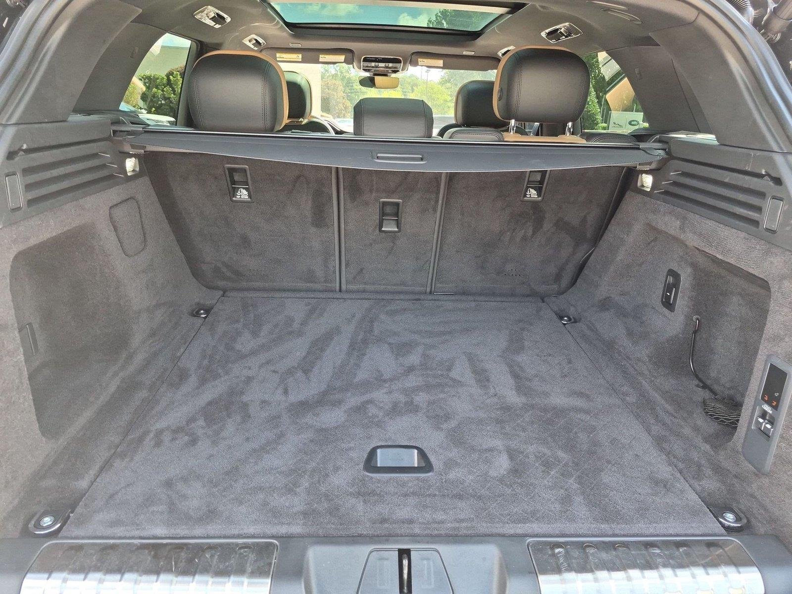 Used 2025 Carpathian Grey Premium Metallic Land Rover Dynamic SE image 32