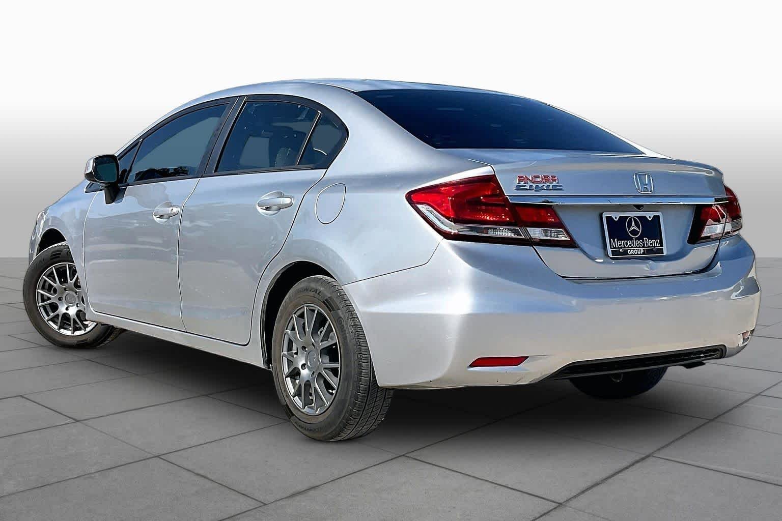 Used 2013 Alabaster Silver Metallic Honda LX image 10