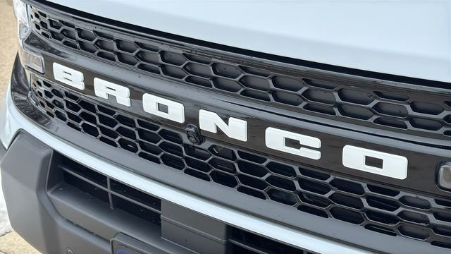 New 2026 Space White Metallic Ford Outer Banks® image 4