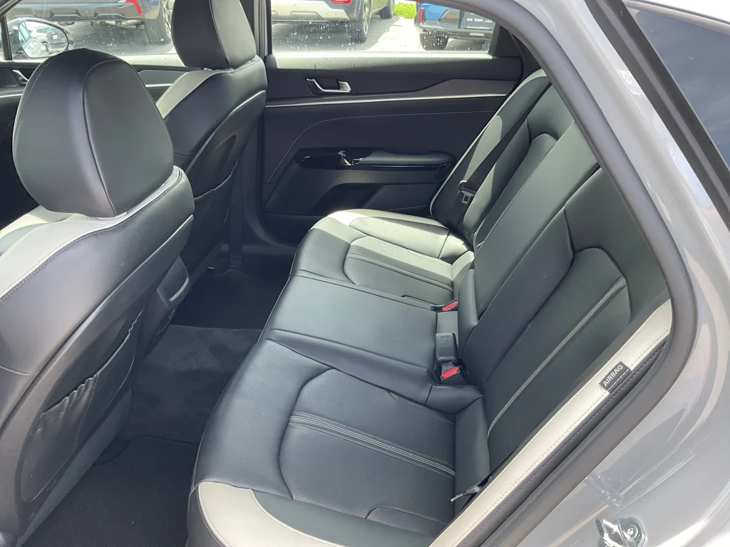 Used 2025 Wolf Gray Kia GT-Line image 17