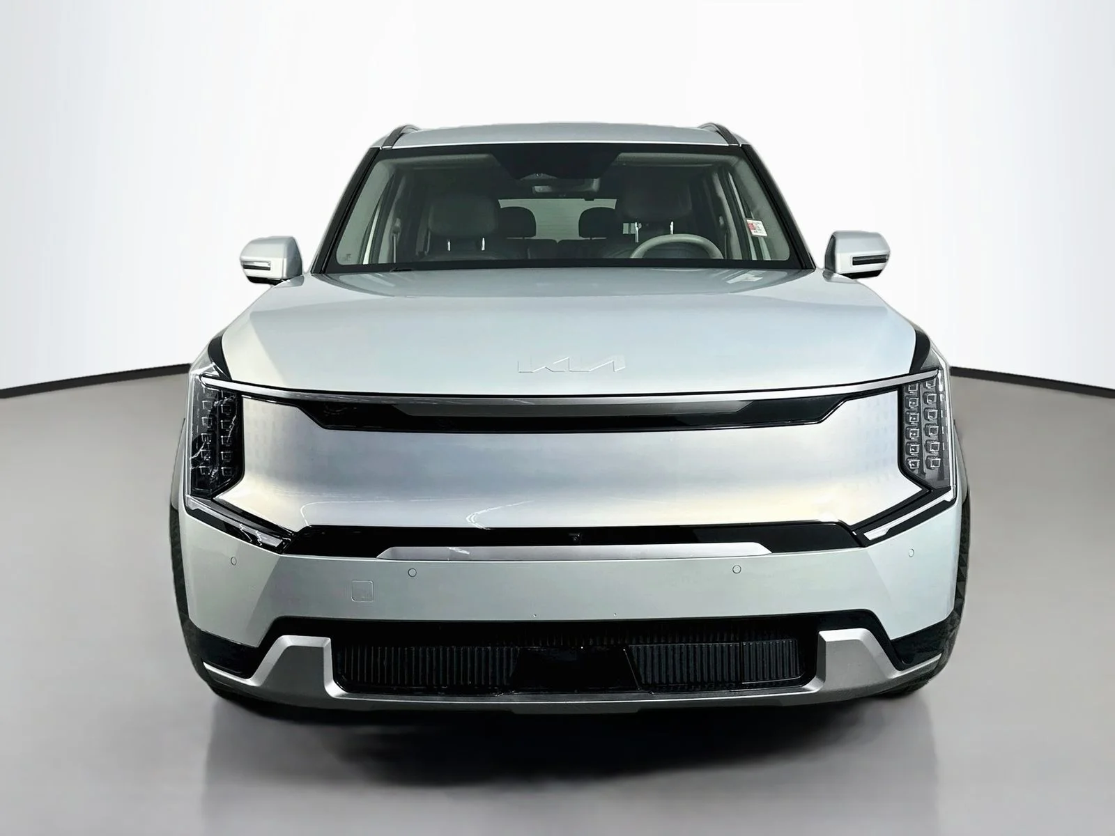 Used 2024 Kia EV9 Land with VIN KNDADFS56R6035737 for sale in Portland, OR