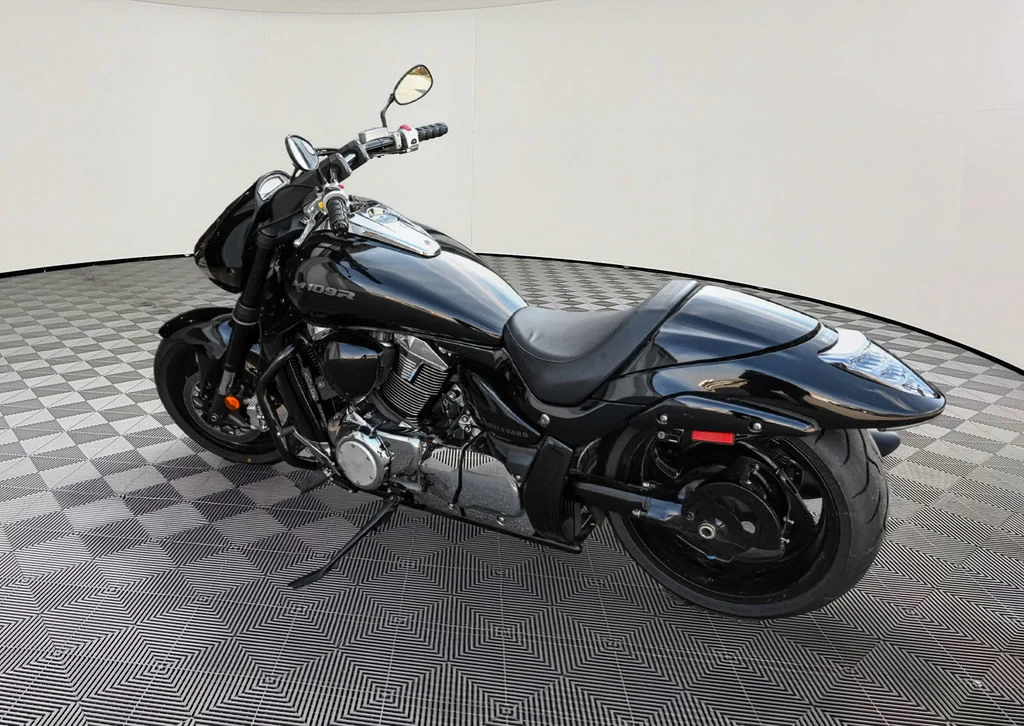 Used 2024 BLACK Suzuki M109R image 3