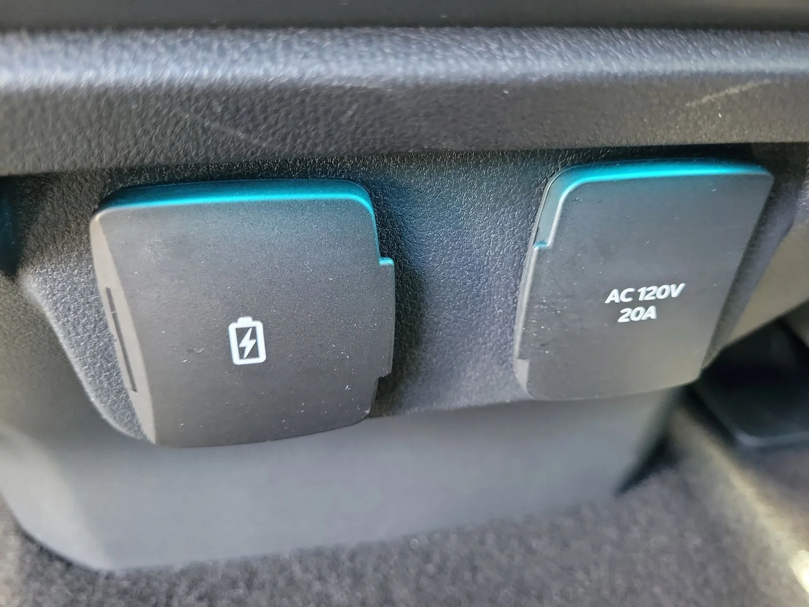 Certified Used 2025 Blue Ford XLT image 12