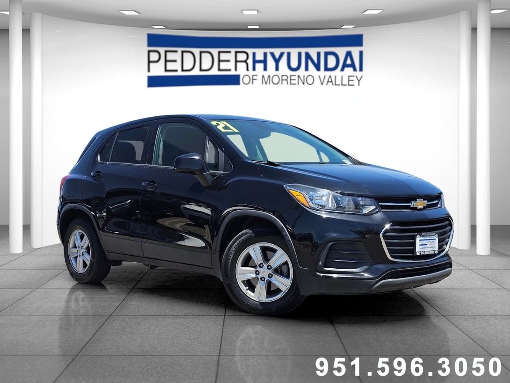 2021 Chevrolet Trax LS's photo