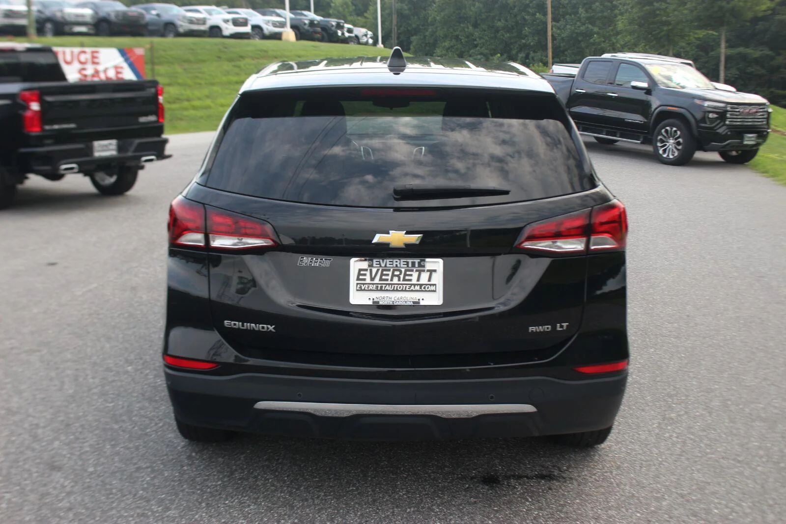 Used 2024 Mosaic Black Metallic Chevrolet LT image 7