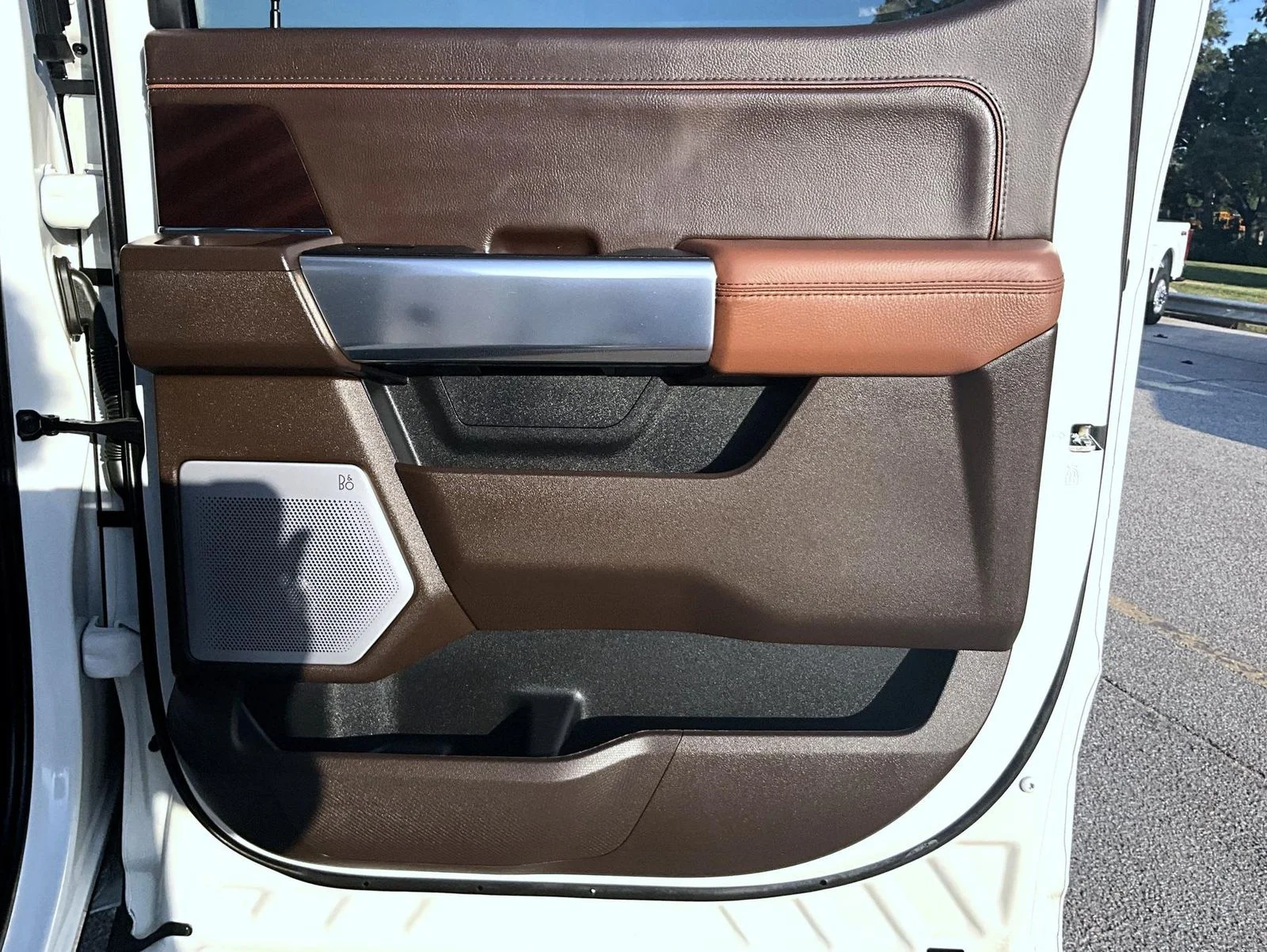 Used 2025 White Ford King Ranch image 22