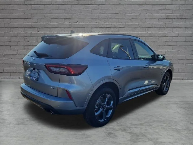 Used 2023 Silver Ford ST-Line image 6
