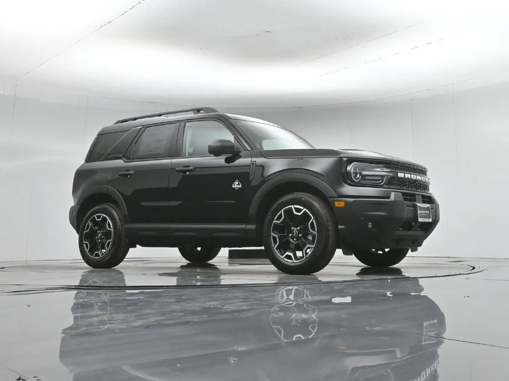 New 2026 Shadow Black Ford Outer Banks image 3