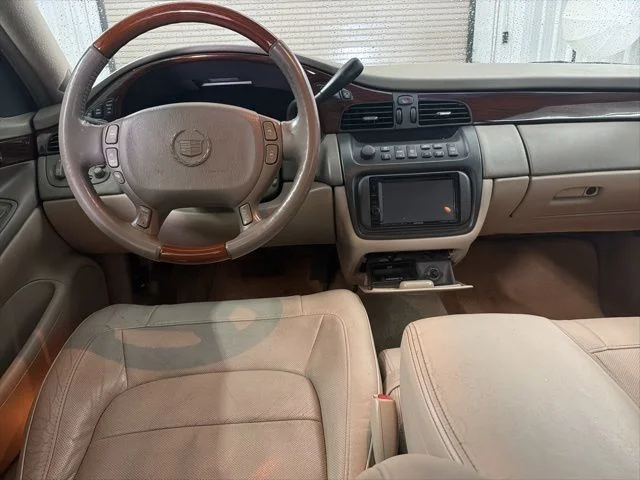 Used 2005 Light Cashmere Cadillac DHS image 17
