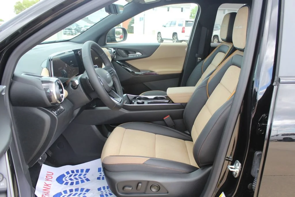 New 2026 Mosaic Black Metallic Chevrolet ACTIV image 11