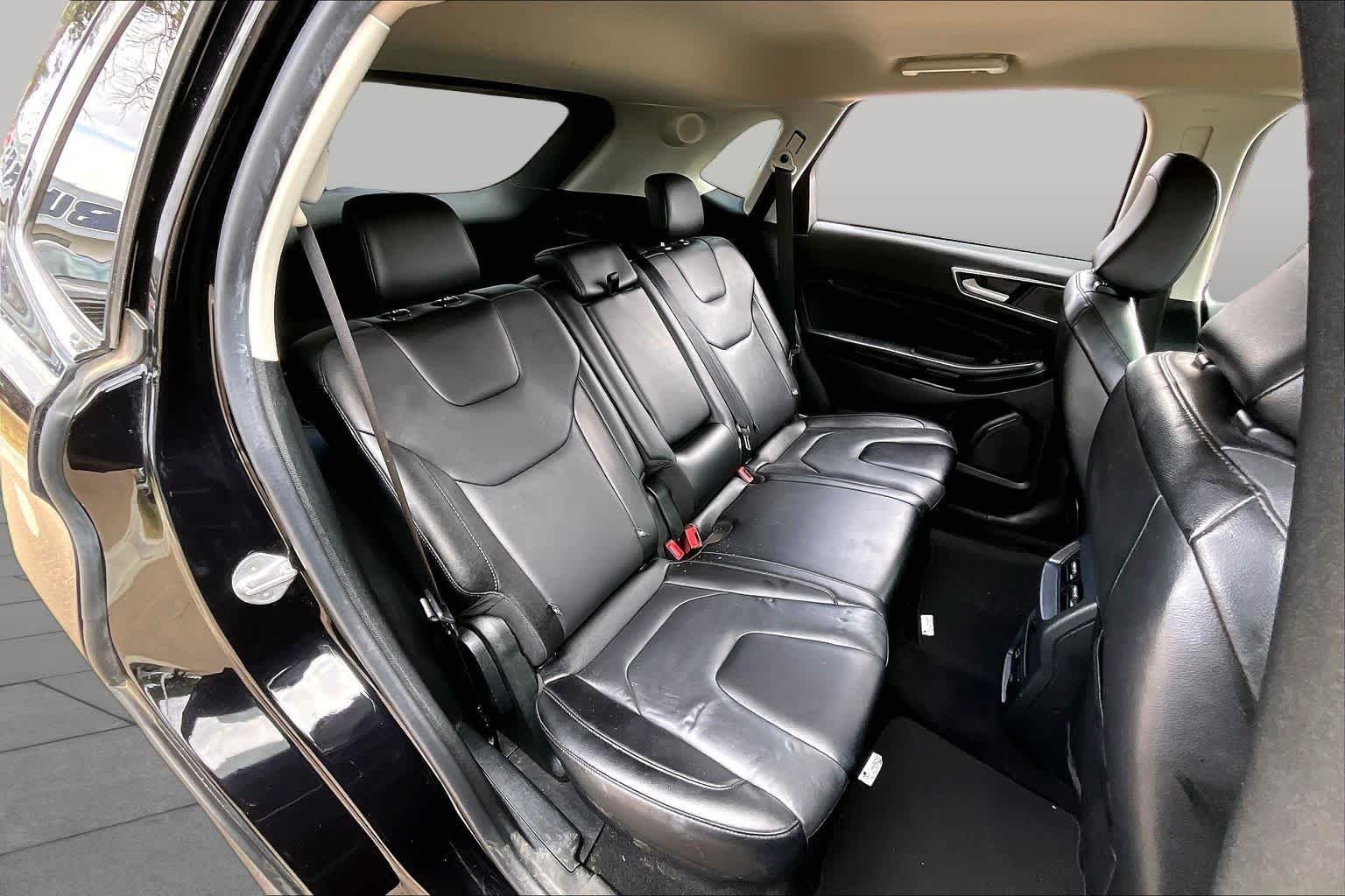 Used 2022 Agate Black Metallic Ford Titanium image 20