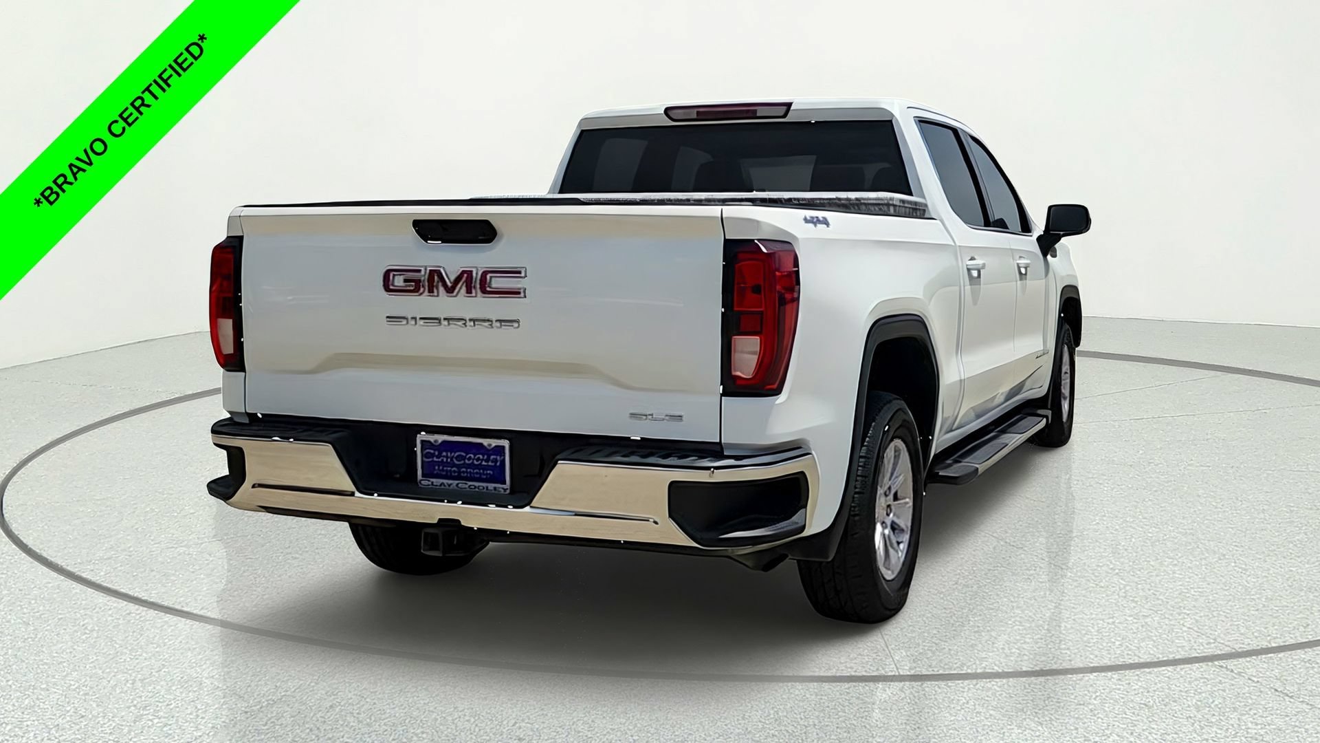 Used 2021 SUMMIT WHITE GMC SLE image 7