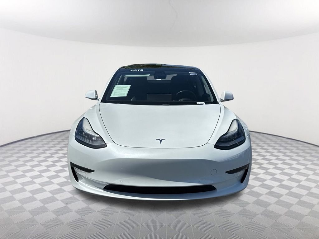 Used 2019 White Tesla Standard Range Plus image 2