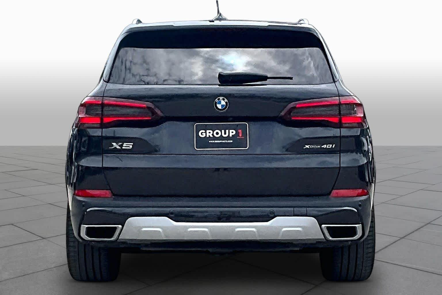 Used 2022 Dark Graphite Metallic BMW xDrive40i image 4