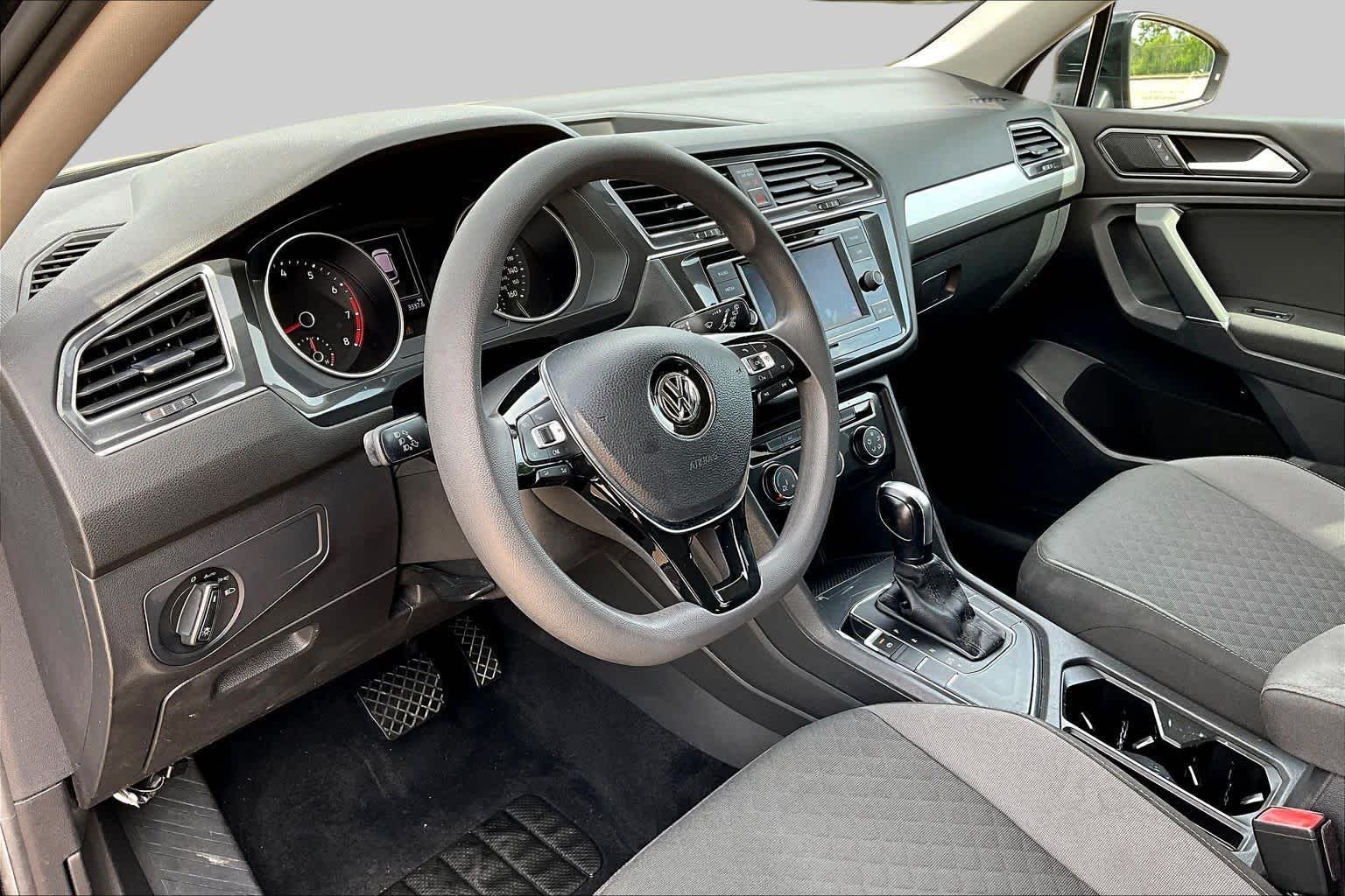 Used 2018 Deep Black Pearl Metallic Volkswagen S image 16
