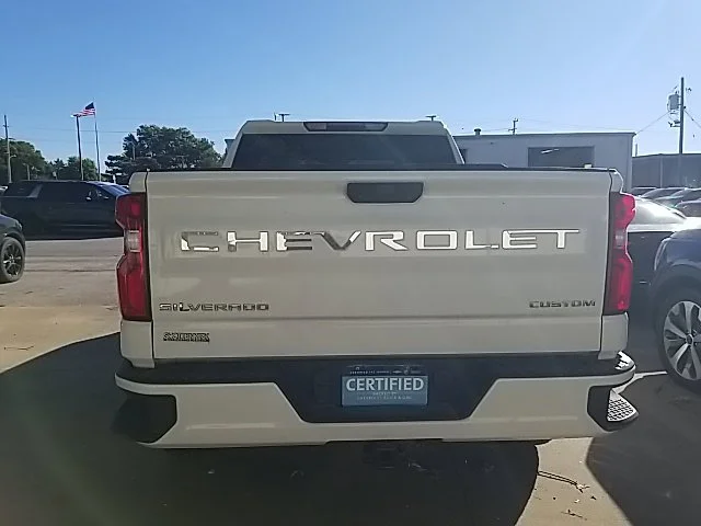 Used 2020 White Chevrolet Custom image 22