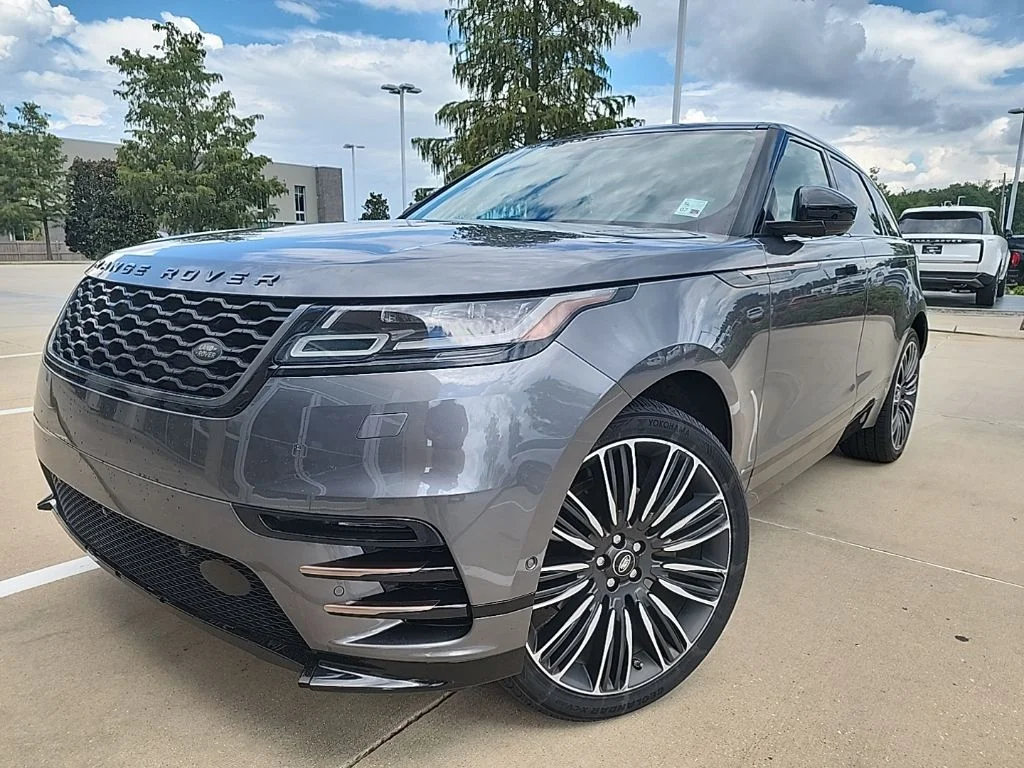 Used 2018 Gray Land Rover First Edition image 1