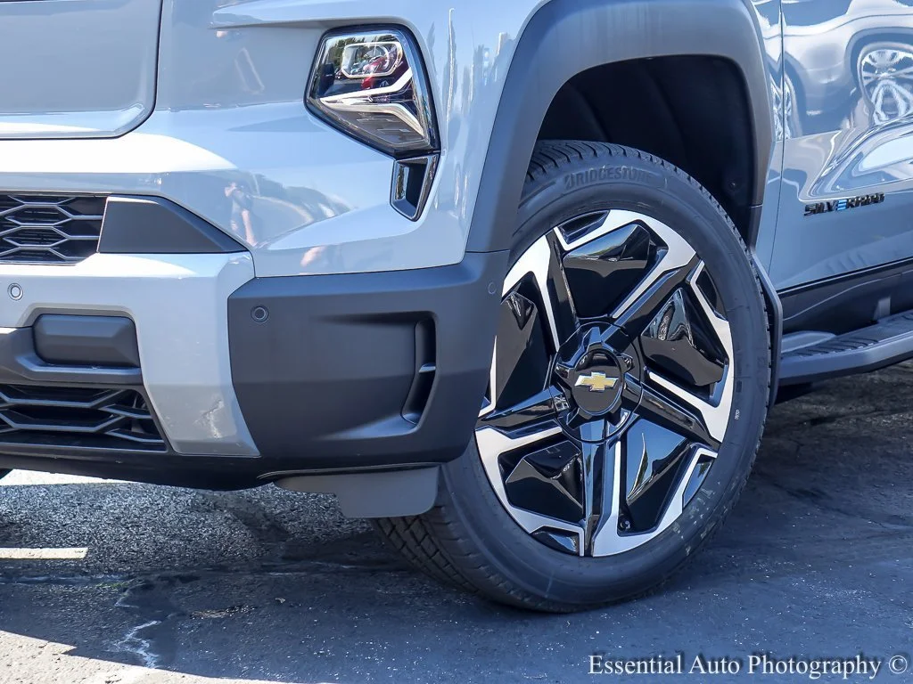 2026 Chevrolet Silverado EV LT - Photo 6