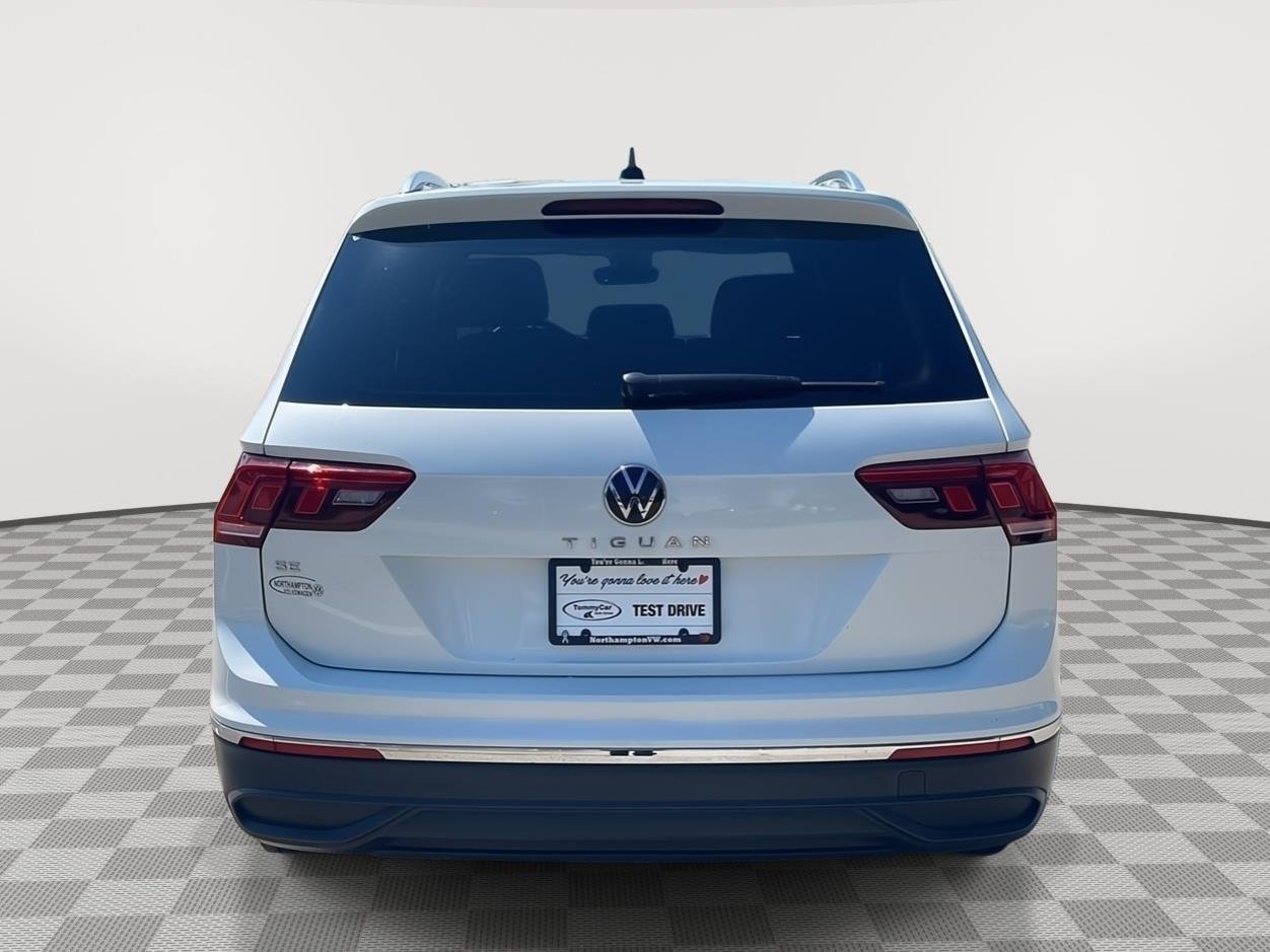 Used 2023 Opal White Pearl Volkswagen SE image 6
