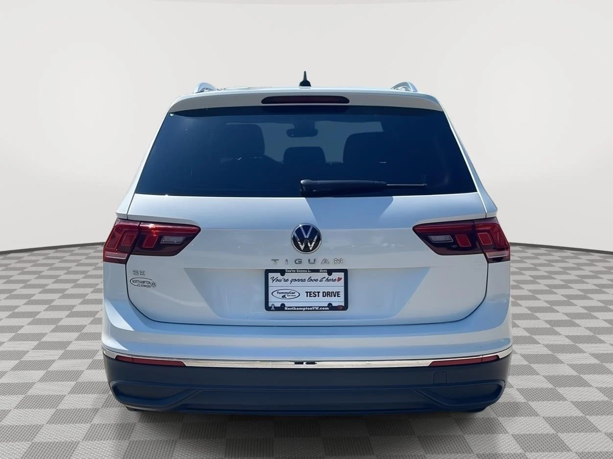 Used 2023 Opal White Pearl Volkswagen SE image 6