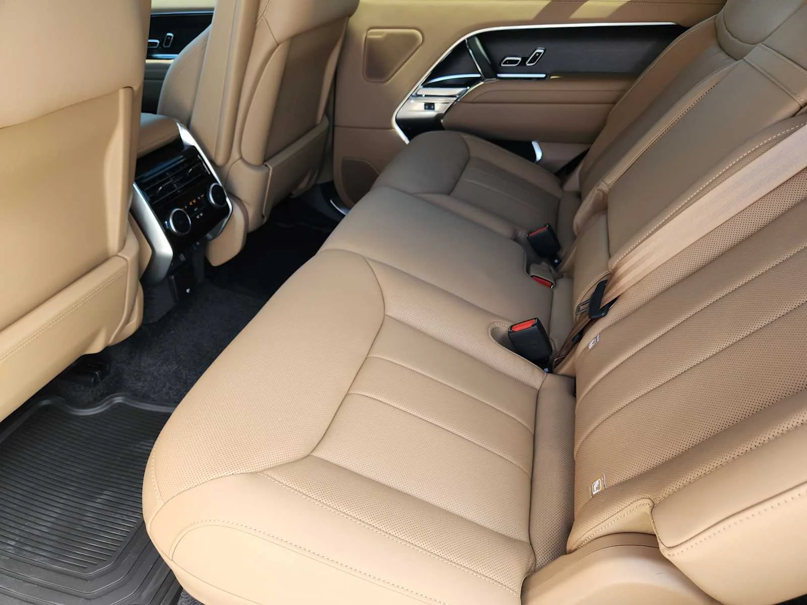 New 2026 British Racing Green LAND ROVER SE LWB 7-Seats / V8 image 28
