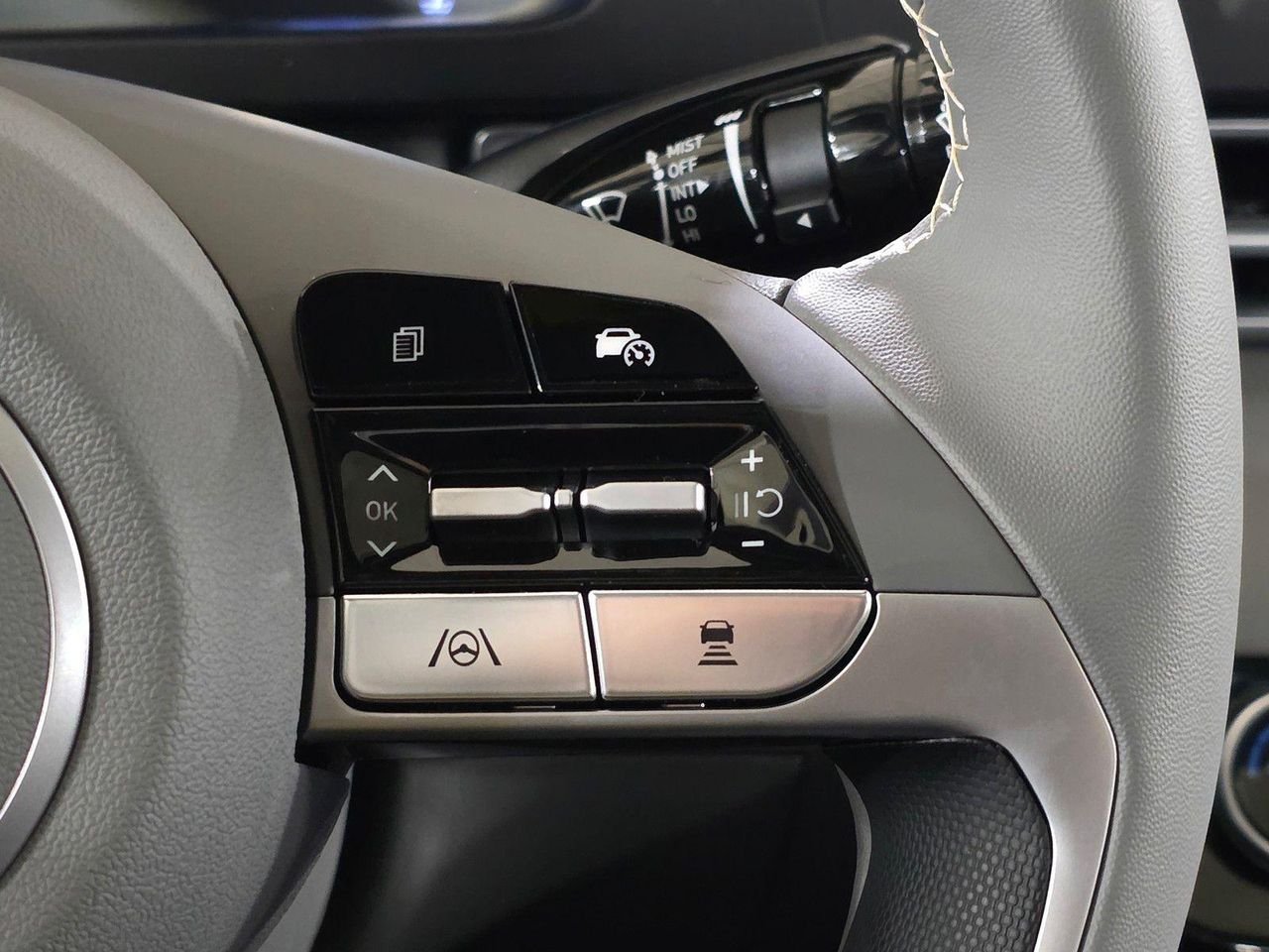 New 2026 Amazon Gray Hyundai SEL Sport image 32