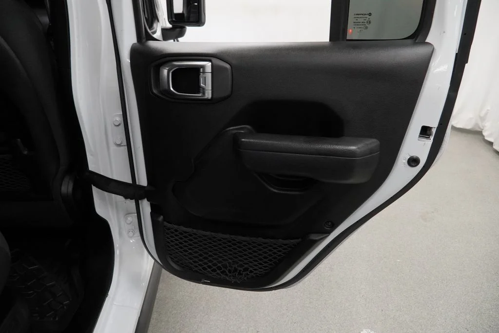 Used 2022 White Jeep Unlimited Rubicon 4xe image 45