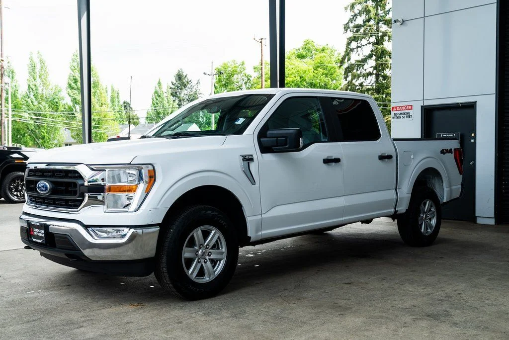 Used 2022 White Ford XLT image 3