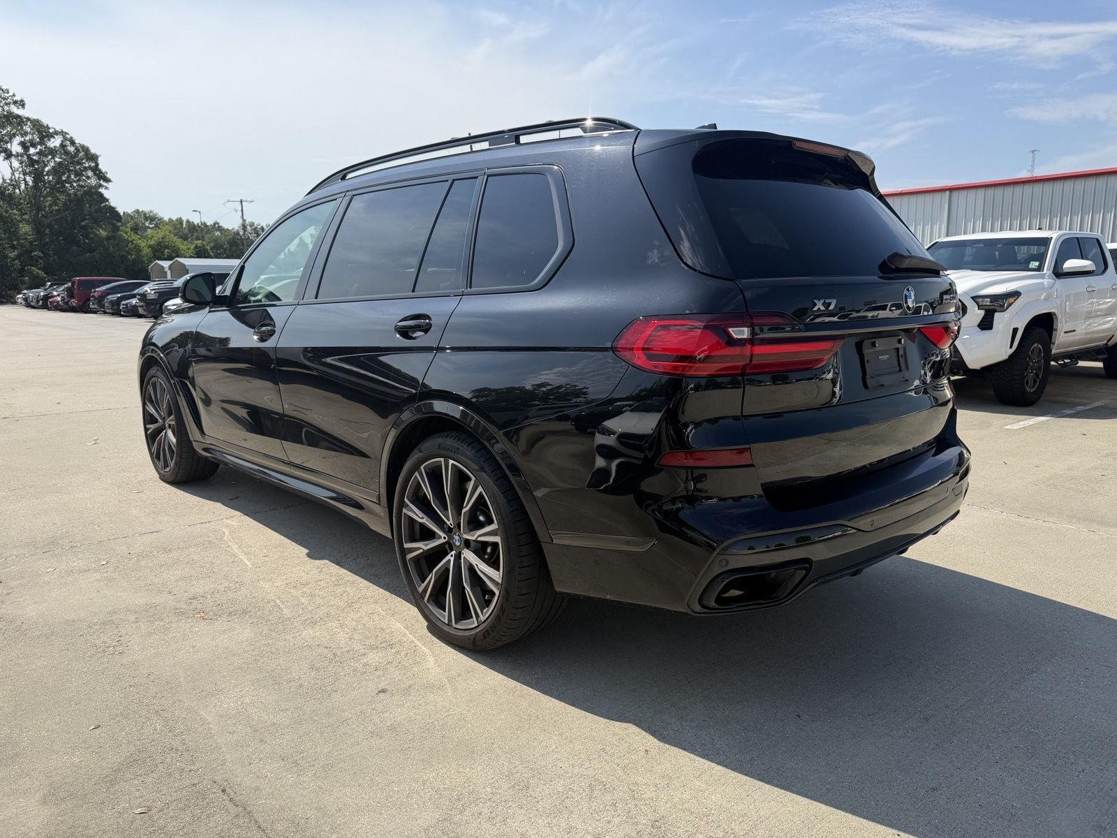 Used 2021 Black Sapphire Metallic BMW M50i image 20