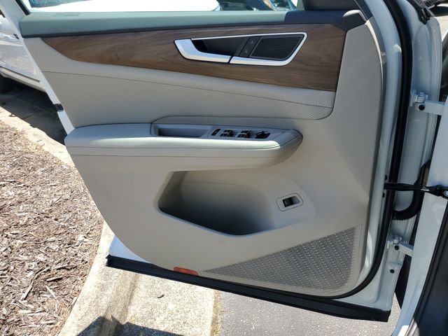 New 2026 White Volkswagen 2.0T SE w/Technology image 29