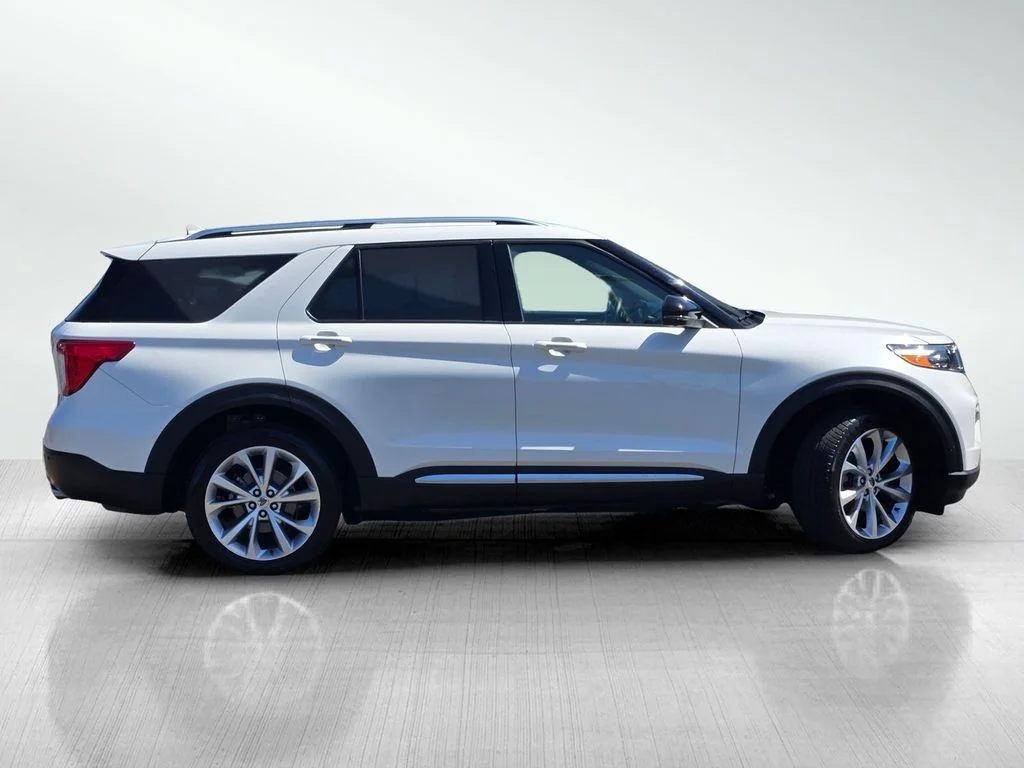 Used 2021 White Metallic Ford Platinum image 3
