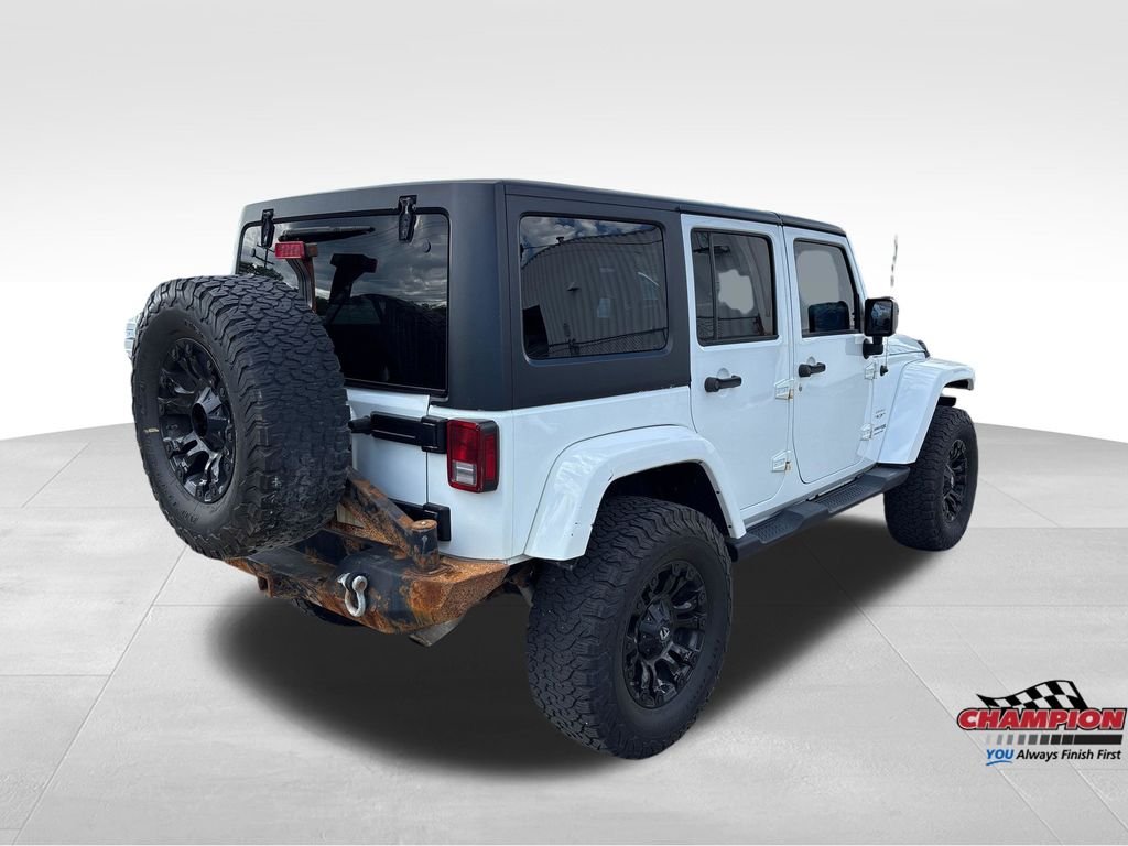 Used 2018  Jeep Unlimited Sahara image 4