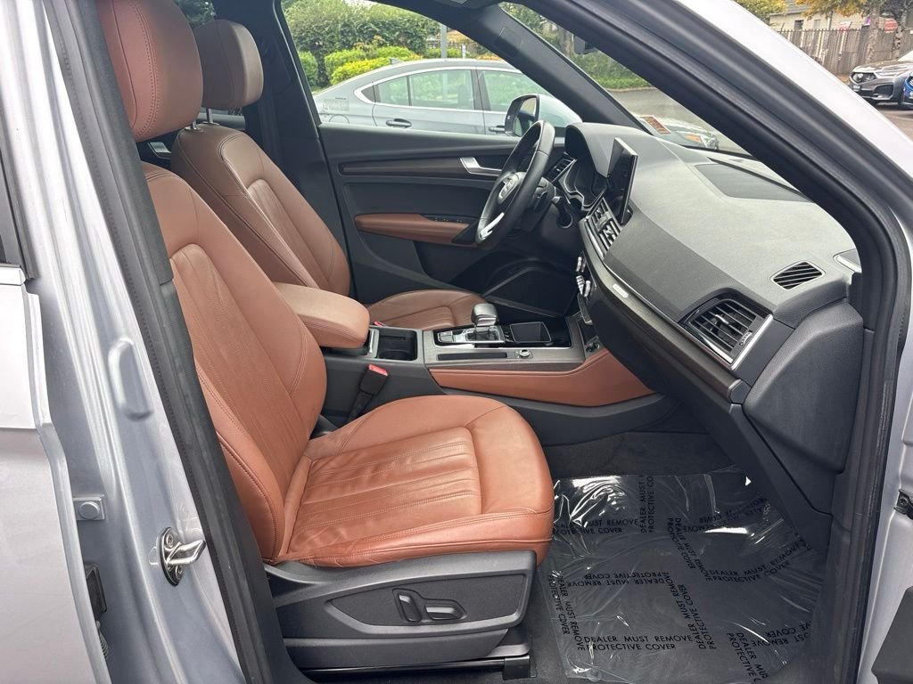 Used 2022 Florett Silver Metallic Audi 40 Premium Plus image 23