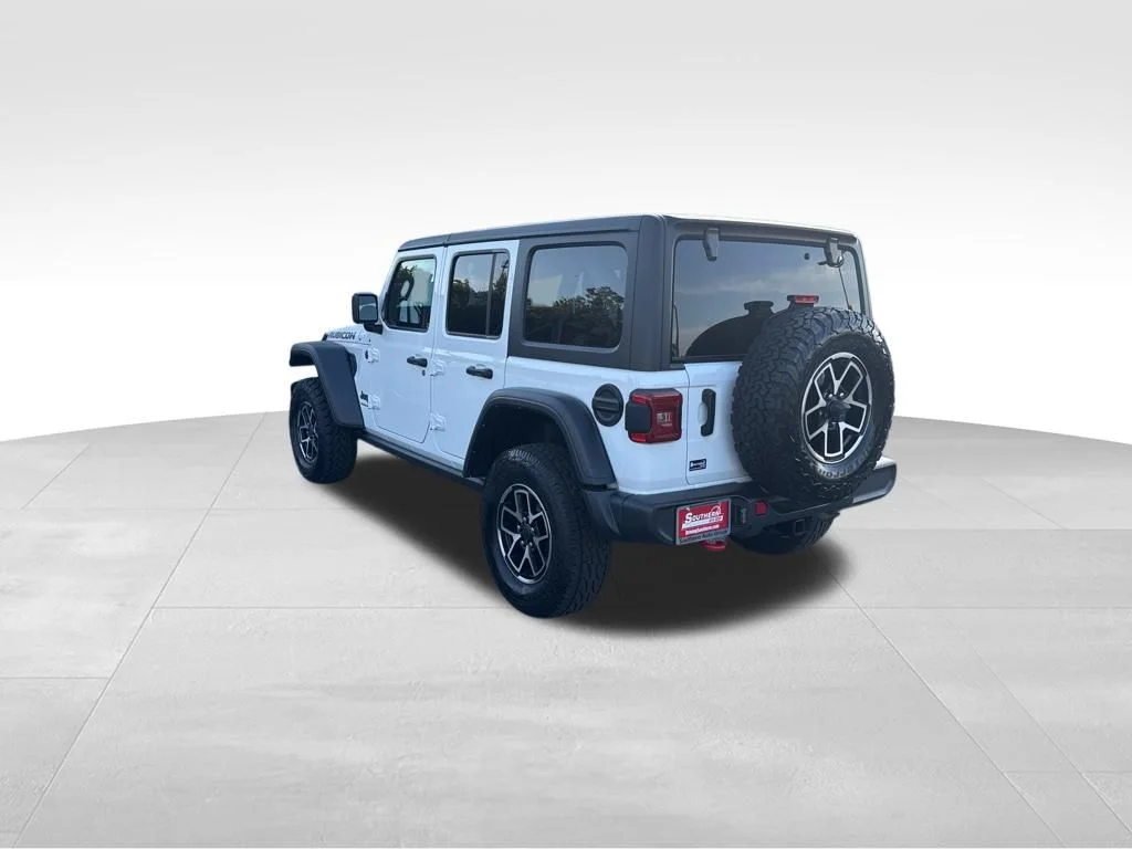 Used 2024 White Jeep Rubicon image 3