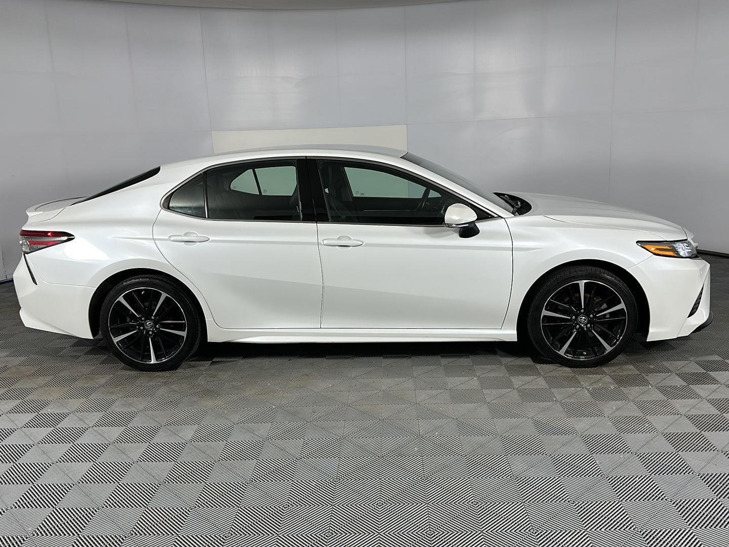 Used 2018 Pearl Toyota XSE image 8
